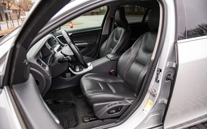 Volvo S60 cena 56000 przebieg: 189312, rok produkcji 2015 z Sochaczew małe 121